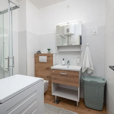 4 Bedroom In Apartman