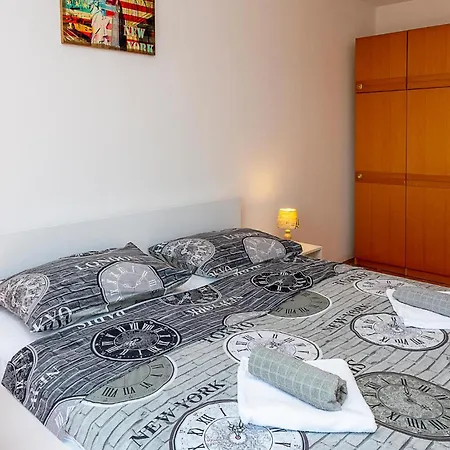 4 Bedroom In Apartman
